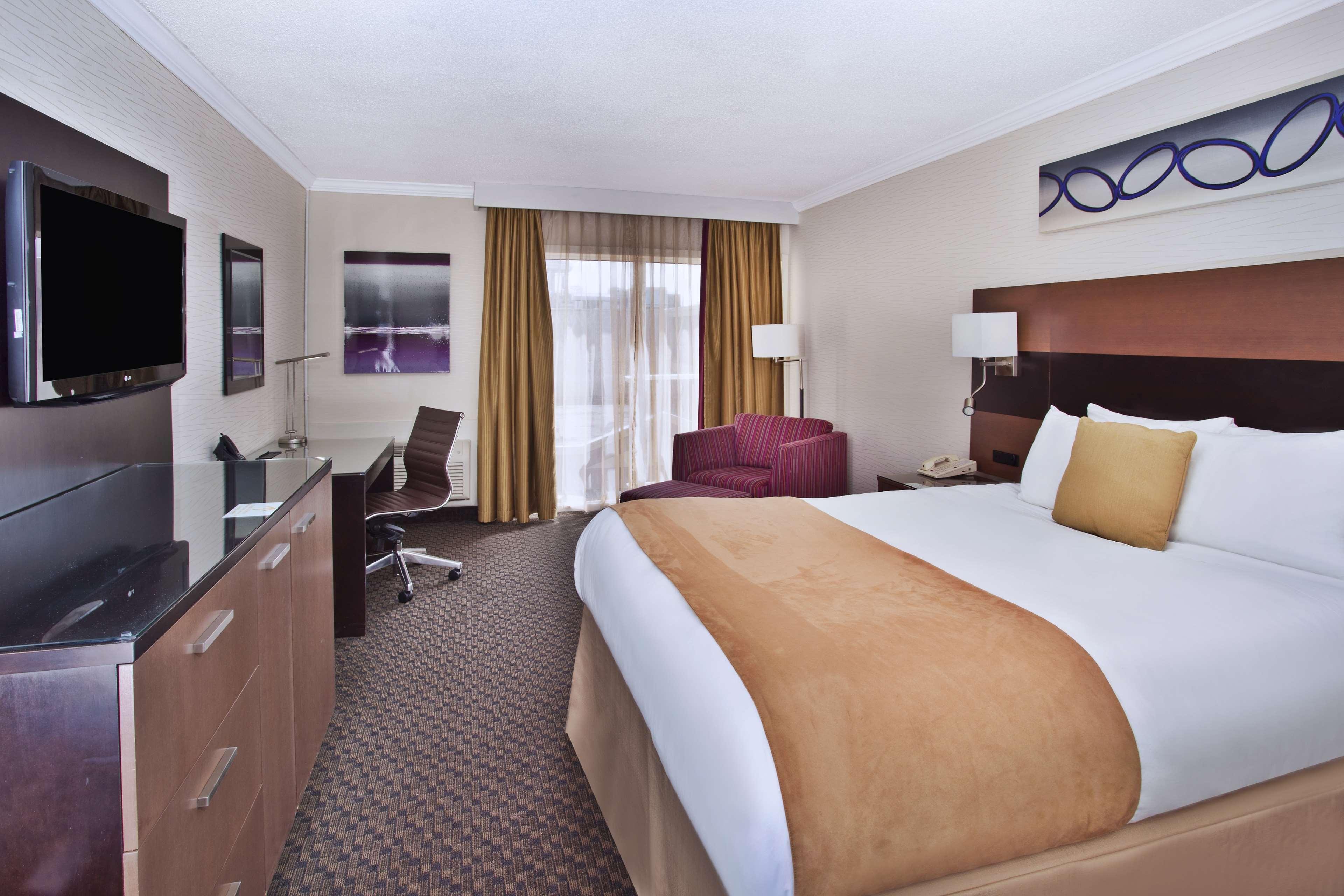 Radisson Hotel サドバリー エクステリア 写真