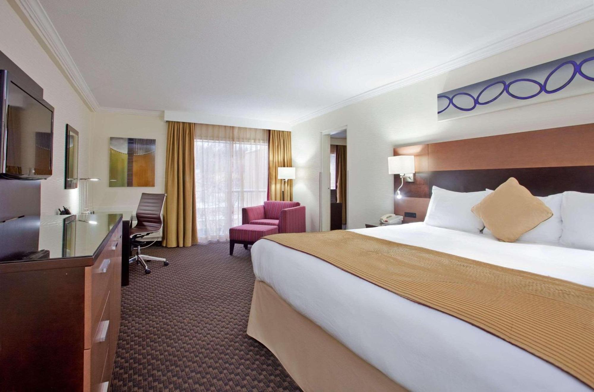 Radisson Hotel サドバリー エクステリア 写真
